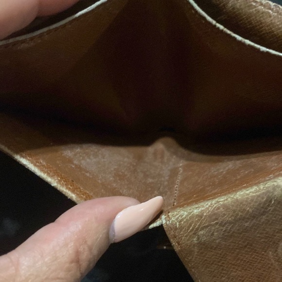 LV Mens Wallet - Picture 4 of 9